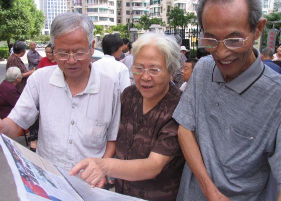 父母們買“地?cái)們豪匣ㄧR”，能戴嗎！