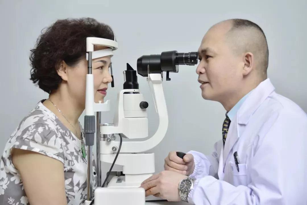 我在店里驗光，網(wǎng)上配鏡行嗎？